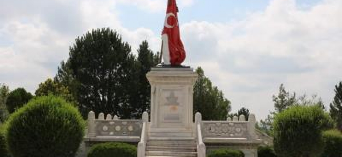 Şehit Sancaktar Mehmetçik Anıtı 