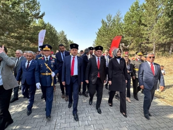 Zafere Giden Yol::*::