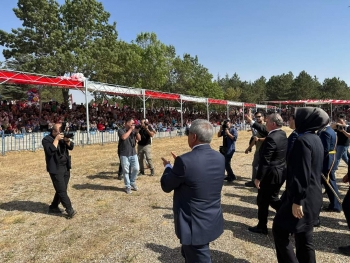 Zafere Giden Yol::*::
