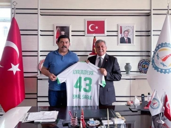 İlçe Başkanımız, İsmail Şafak Belediyemizi ziyaret ettiler.